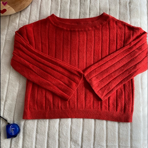 Belled sleeve sweater- Like New - Picture 3 of 4